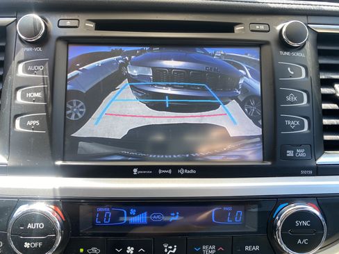 Used 2016 Toyota Highlander XLE FWD image 30