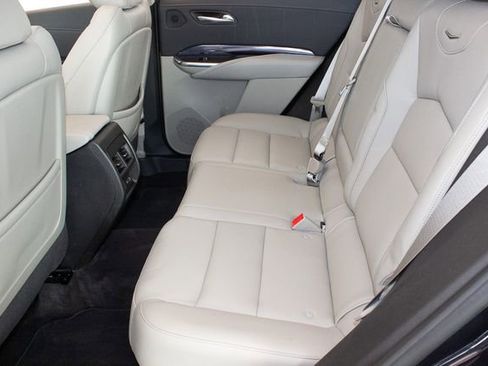 Used 2023 Cadillac XT4 Luxury w/ Cold Weather Package image 17