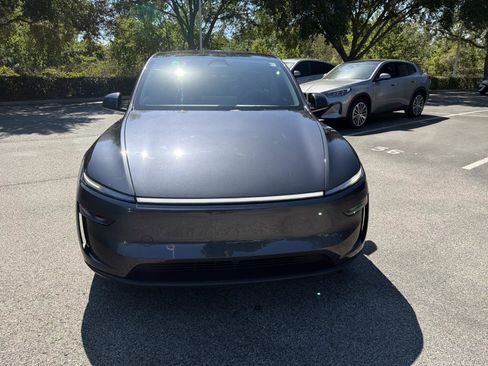 Used 2026 Tesla Model Y AWD image 9