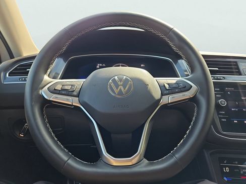 Certified 2022 Volkswagen Tiguan SE AWD/4WD image 28