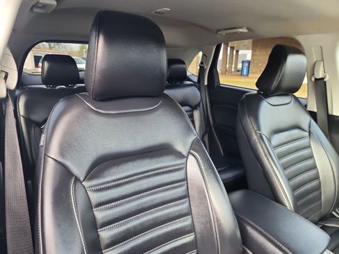 Used 2024 Ford Edge SEL image 14