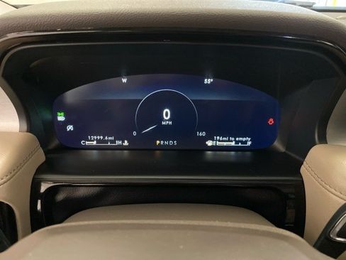 Certified 2023 Lincoln Nautilus AWD w/ Premium Package image 21