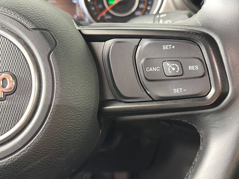 Used 2019 Jeep Wrangler Unlimited Sport S AWD/4WD image 18