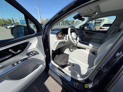 Used 2023 Mercedes-Benz EQE 500 4MATIC SUV image 17
