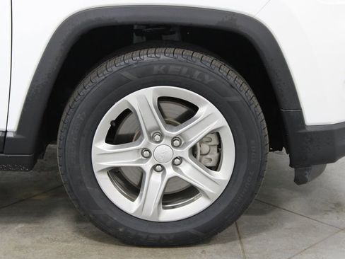 Used 2024 Jeep Compass Latitude AWD/4WD image 12