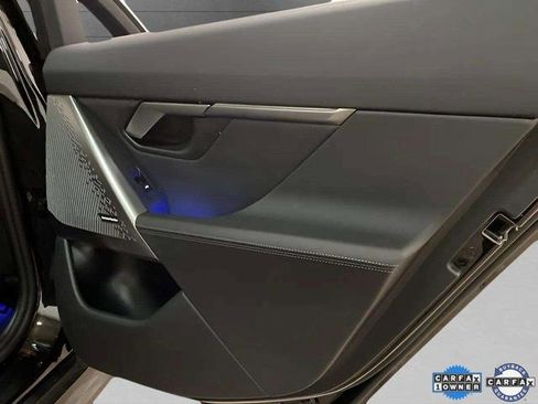 Used 2025 BMW 530i xDrive image 66