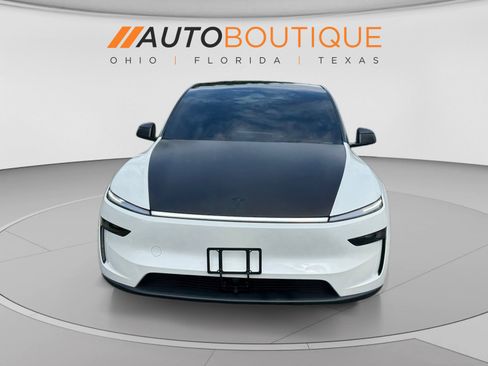 Used 2026 Tesla Model Y AWD image 8