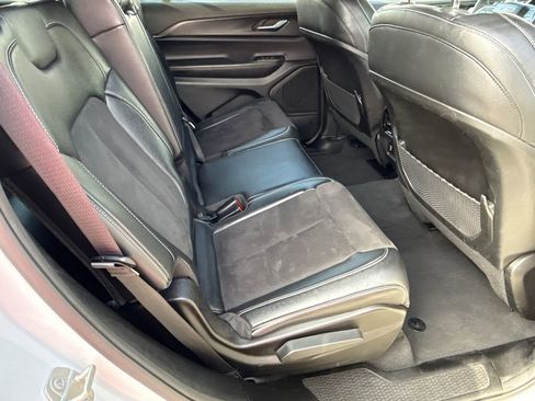 Used 2024 Jeep Grand Cherokee L Laredo image 15