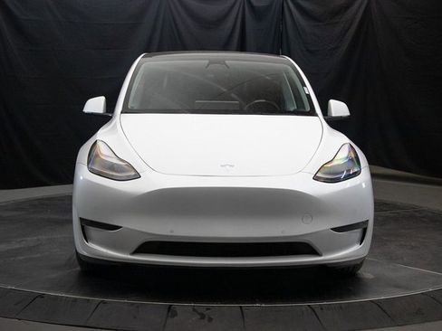 Used 2022 Tesla Model Y Performance image 4