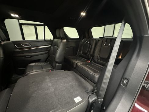Used 2018 Ford Explorer Platinum AWD/4WD image 23