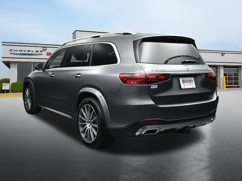 Used 2025 Mercedes-Benz GLS 450 4MATIC image 3