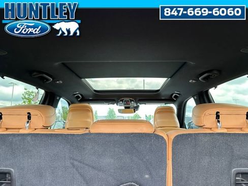 Used 2023 Jeep Grand Cherokee Summit w/ Luxury Tech Group V image 10