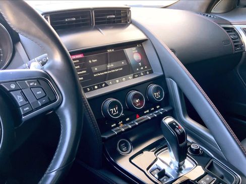 Used 2020 Jaguar F-TYPE Checkered Flag image 7