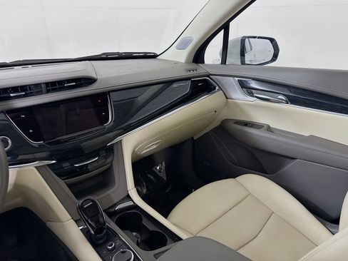 Used 2023 Cadillac XT6 Premium Luxury w/ LPO, Floor Liner Package AWD/4WD image 24