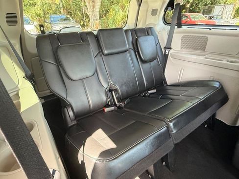 Used 2011 Chrysler Town & Country Limited FWD image 21