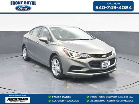 Used 2018 Chevrolet Cruze LT w/ Convenience Package image 1
