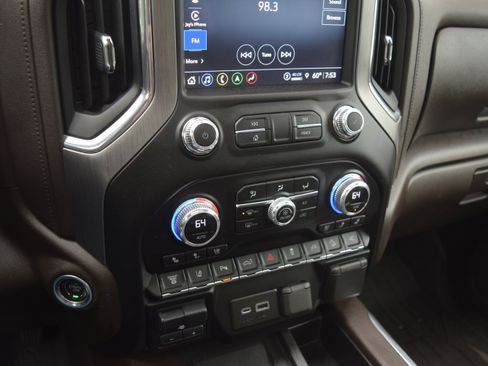 Used 2023 GMC Sierra 2500 Denali w/ Denali Ultimate Package AWD/4WD image 18