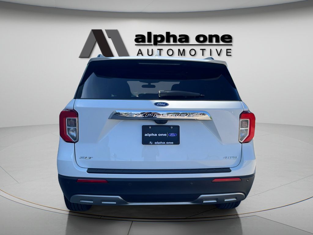 Used 2024 Ford Explorer XLT w/ Equipment Group 202A AWD/4WD image 7