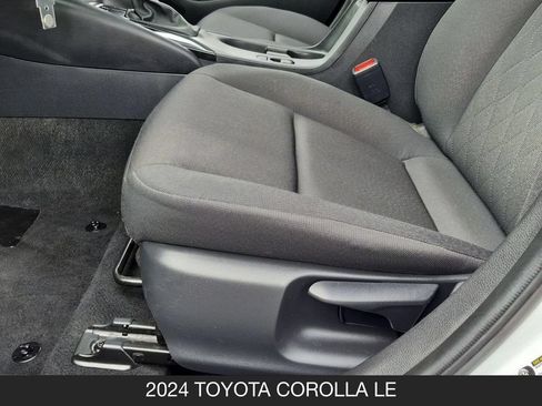 Used 2024 Toyota Corolla LE FWD image 15