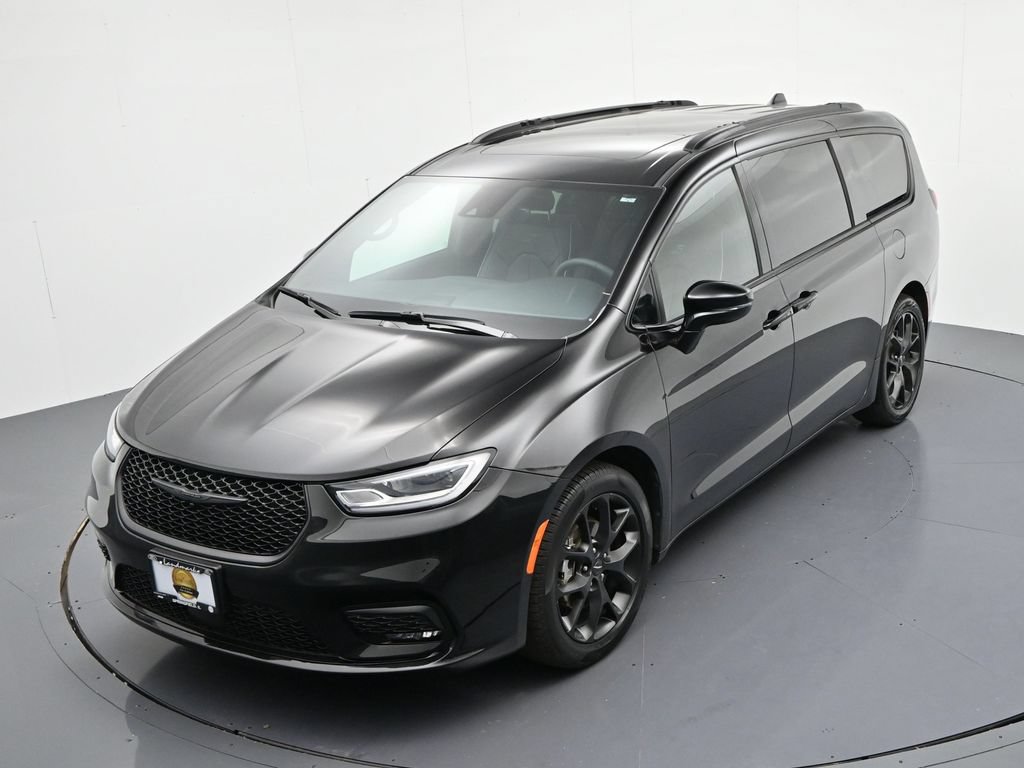 Used 2025 Chrysler Pacifica Limited FWD image 18