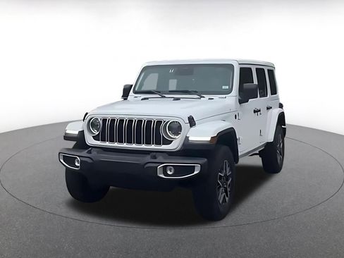 Used 2025 Jeep Wrangler Unlimited Sahara AWD/4WD image 3