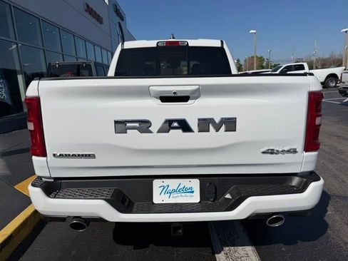New 2026 RAM 1500 Laramie AWD/4WD image 9