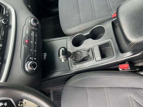 Used 2016 Kia Sorento FWD image 16