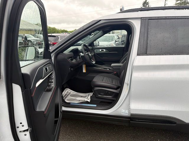Used 2026 Ford Explorer ST-Line w/ ST-Line Street Pack AWD/4WD image 24
