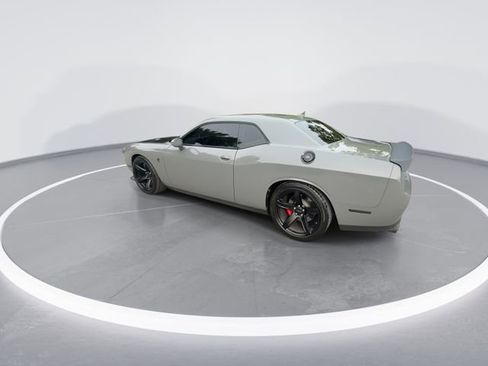 Used 2017 Dodge Challenger SRT Hellcat RWD image 6