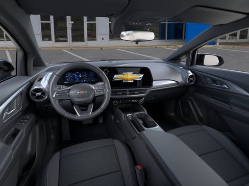 New 2026 Chevrolet Equinox EV LT w/ Comfort Package FWD image 4