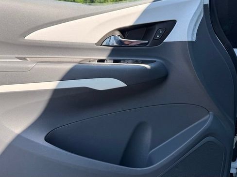 Used 2020 Chevrolet Bolt Premier w/ Infotainment Package FWD image 22