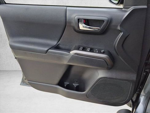 Used 2022 Toyota Tacoma TRD Off-Road w/ Technology Package RWD image 12