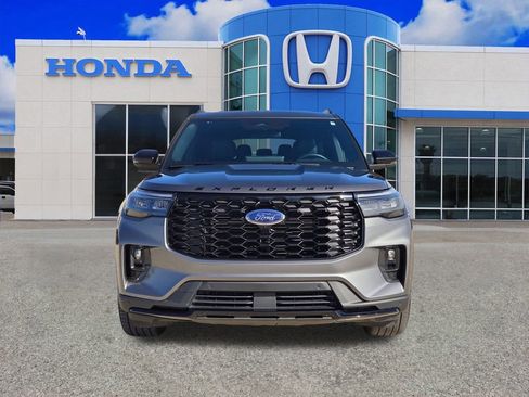 Used 2025 Ford Explorer ST-Line w/ ST-Line Street Pack image 8