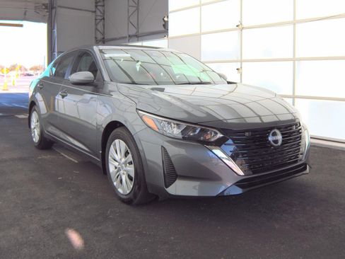 Used 2024 Nissan Sentra S image 4