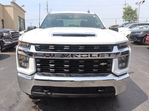 Used 2022 Chevrolet Silverado 2500 LT AWD/4WD image 2