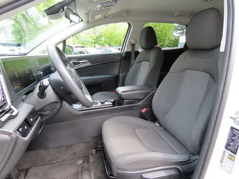 Used 2023 Kia Sportage LX AWD/4WD image 13
