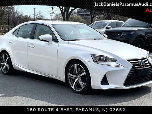 Used 2018 Lexus IS 300 300 w/ Premium Package image 9
