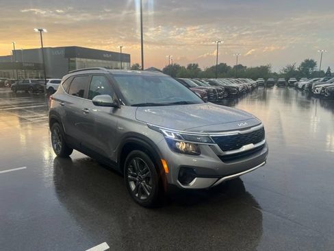 Certified 2023 Kia Seltos S w/ Navigation Package AWD/4WD image 1