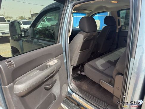Used 2010 Chevrolet Silverado 2500 LT w/ Interior Plus Package AWD/4WD image 9