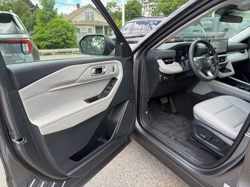New 2026 Ford Explorer Active w/ Active Comfort Package AWD/4WD image 11