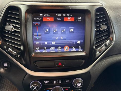 Used 2018 Jeep Cherokee Latitude Plus w/ Cold Weather Group image 26