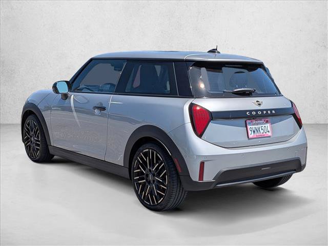 Used 2025 MINI Cooper 2-Door Hardtop FWD image 8