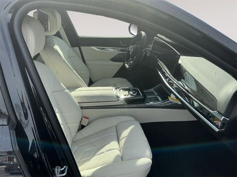 New 2026 BMW 750e xDrive w/ Premium Package image 15