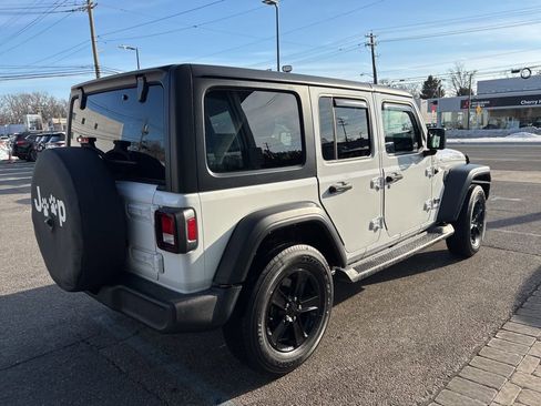 Used 2022 Jeep Wrangler Unlimited Sport image 12