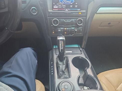 Used 2016 Ford Explorer XLT w/ Equipment Group 202A image 23