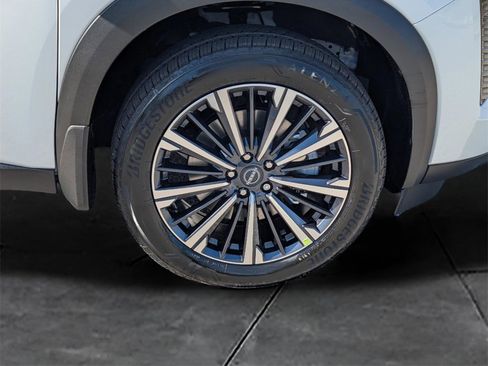 New 2026 Nissan Pathfinder Platinum image 11