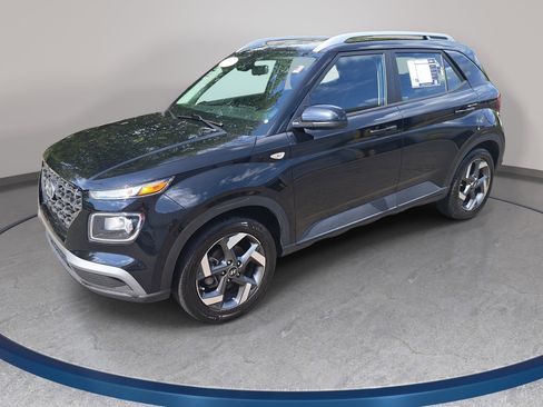 Used 2023 Hyundai Venue SEL FWD image 1