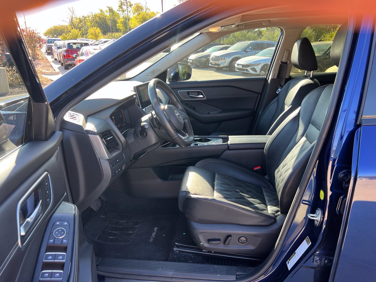 Used 2024 Nissan Rogue Platinum FWD image 24