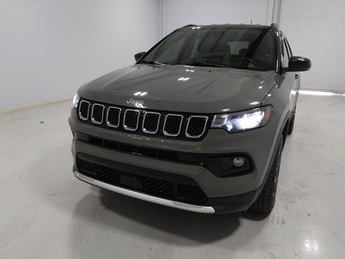 Used 2023 Jeep Compass Limited AWD/4WD image 15