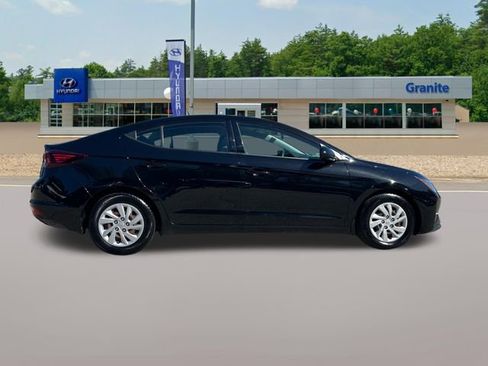 Used 2020 Hyundai Elantra SE w/ Winter Weather Package FWD image 6